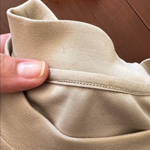 Lululemon Softstreme Crop Sweatshirt Tan M/L - Picture 11 of 12